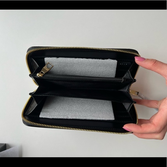 VERSACE JEANS COUTURE Patent Continental Wallet - Picture 6 of 8